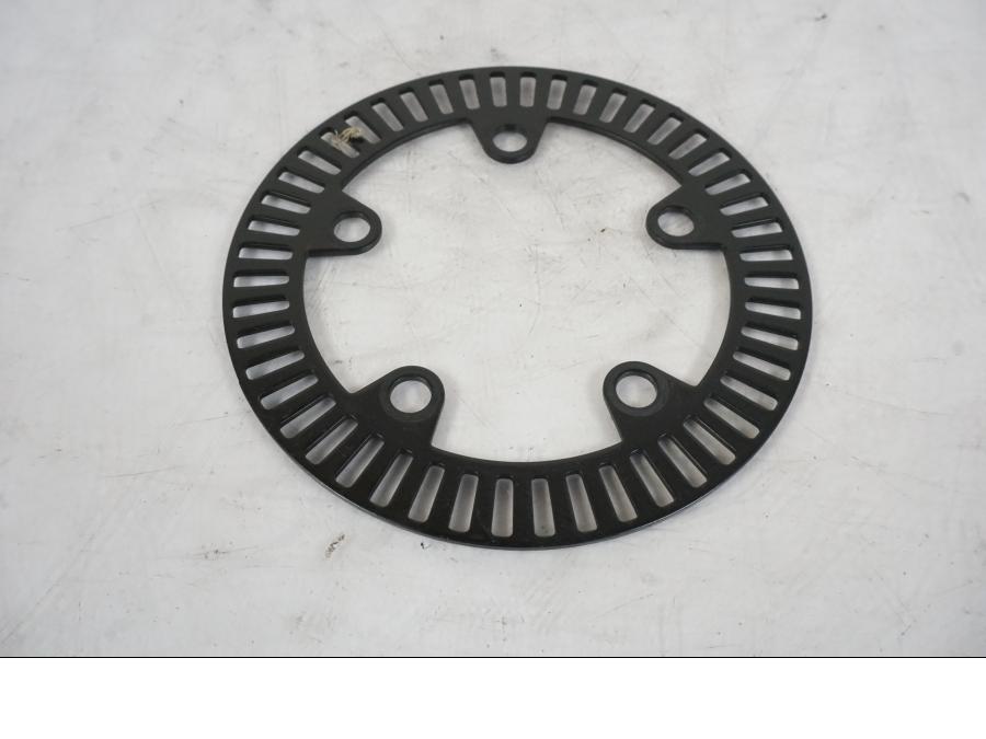 Framsidan på ABS krans från en KTM 1290 Super Duke -2019 motorcykel.