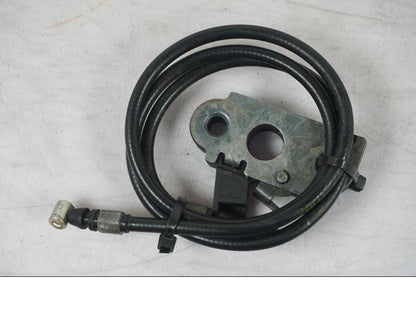 Vänster sida på Sadellåsmekanism från en Triumph Daytona 955I -2000 motorcykel.