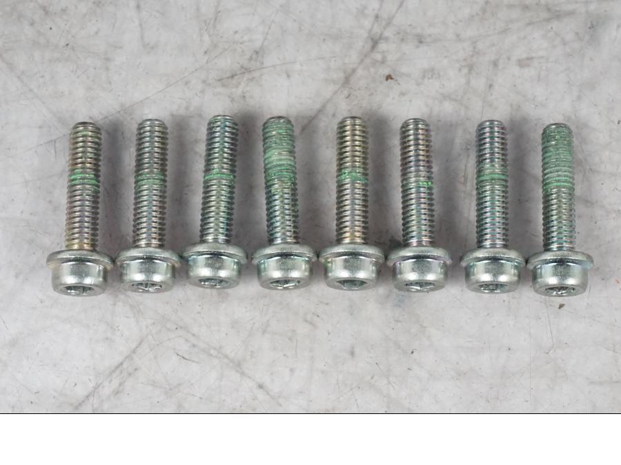 Baksidan på Insugsgummi från en Ducati Multistrada V4 -2024 motorcykel.