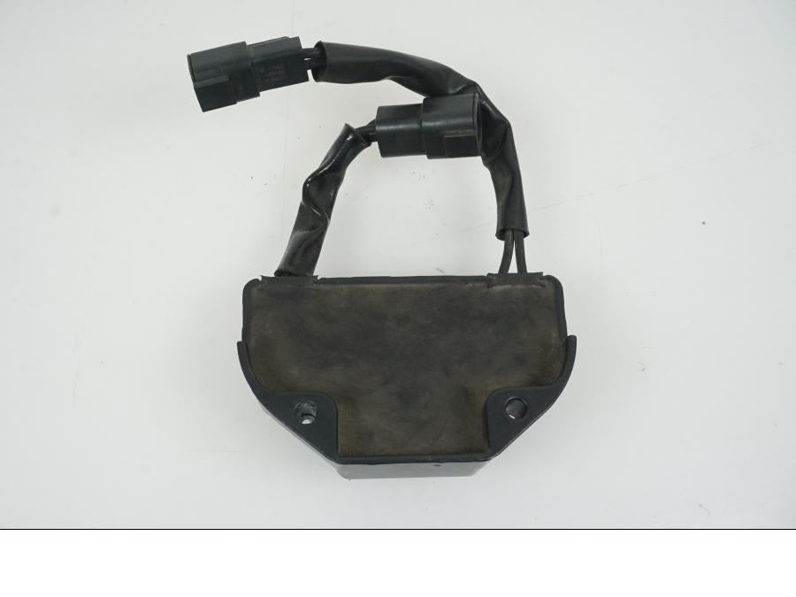 Baksidan på Likriktare från en H-D Dyna Wide Glide FXDWG -2007 motorcykel.