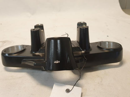 Baksidan på Gaffelkrona från en Kawasaki Z 125 -2019 motorcykel.