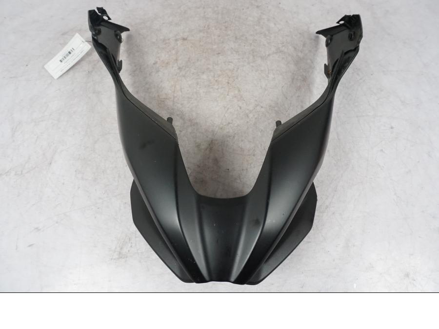 Snett uppifrån på Frontkåpa från en Ducati Multistrada V4 -2024 motorcykel.