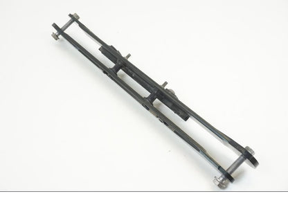 Höger sida på Länkarm från en Triumph Tiger 1200 -2018 motorcykel.