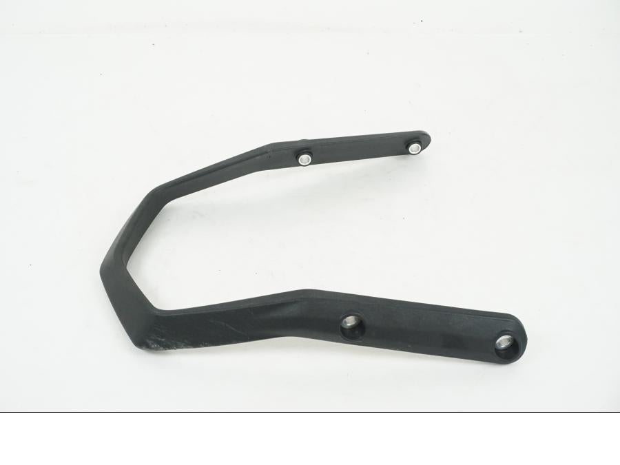 Framsidan på Passagerarhandtag från en KTM 790 Duke -2018 motorcykel.