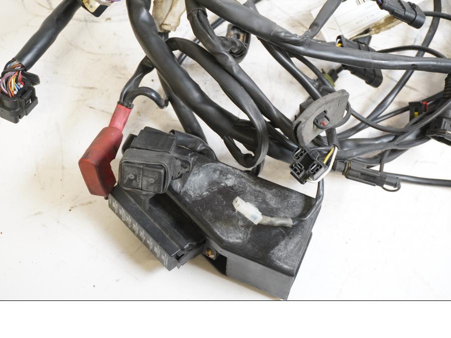 Baksidan på Kabelstam från en Ducati 75 Sport -2001 motorcykel.