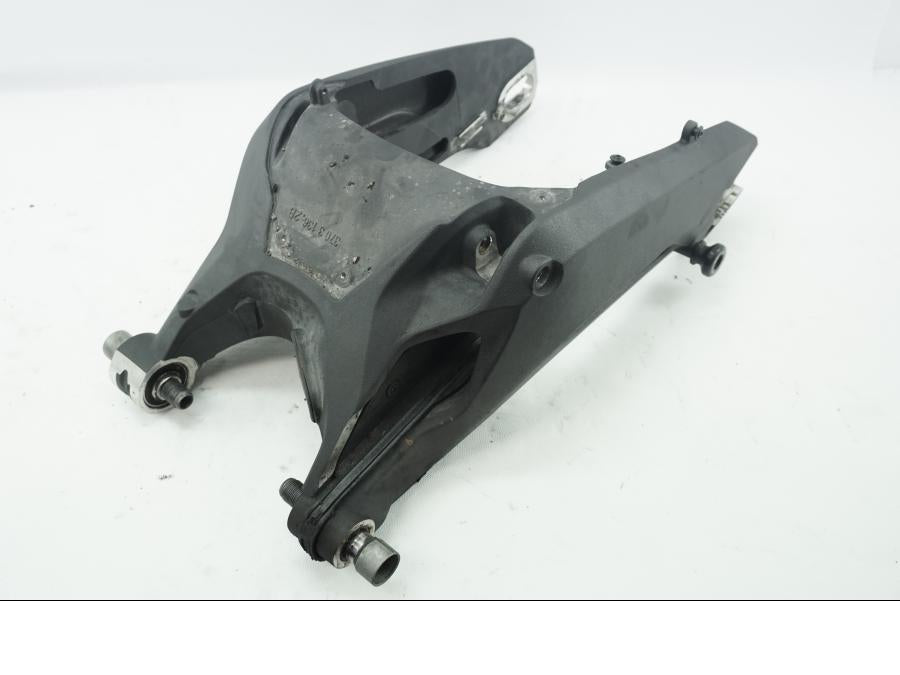 Höger sida på Sving från en Ducati 899 Panigale -2015 motorcykel.