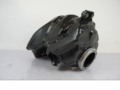 Höger sida på Bensintank från en BMW S 1000 XR -2019 motorcykel.