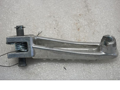 Höger sida på Fotpinne från en Suzuki SV 650 -2016 motorcykel.