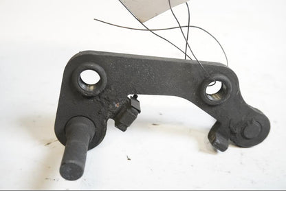 Baksidan på Bromsoksfäste från en Kawasaki ER-6N -2010 motorcykel.