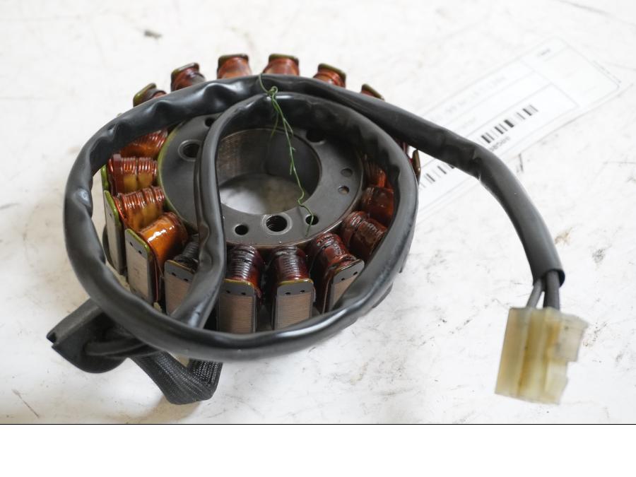 Framsidan på Generator från en Suzuki GSX-R 750 -1999 motorcykel.