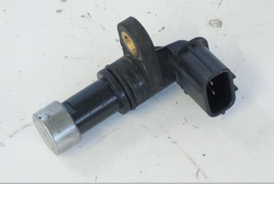 Framsidan på Hastighetsgivare från en Honda SH 300 A -2011 scooter.