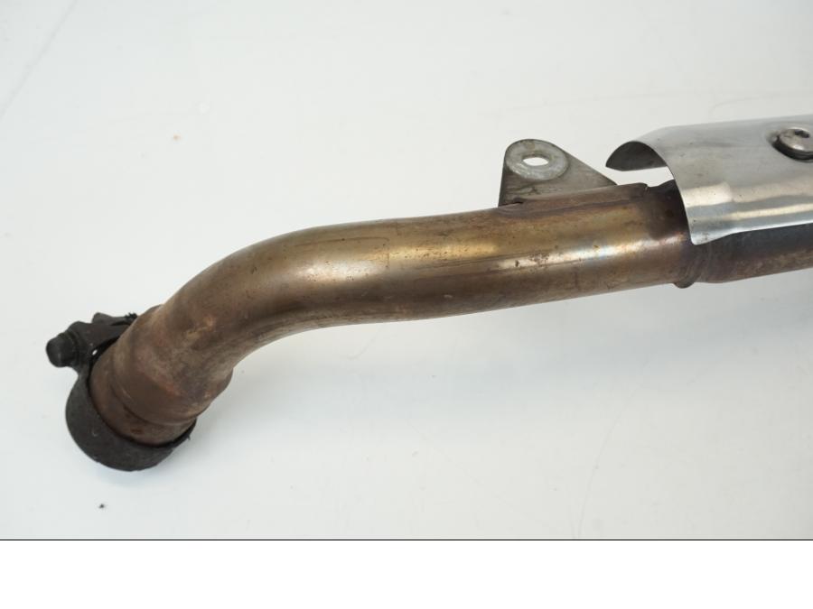 Baksidan på Ljuddämpare från en Honda XL 1000 V -1999 motorcykel.