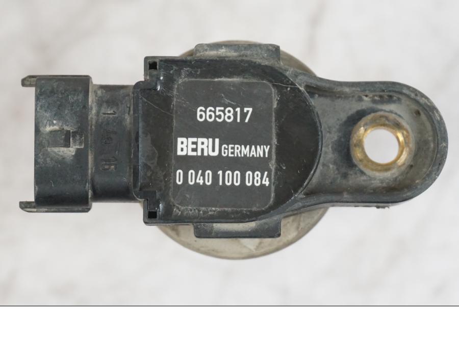 Höger sida på Tändspole från en Buell 1125 R -2008 motorcykel.