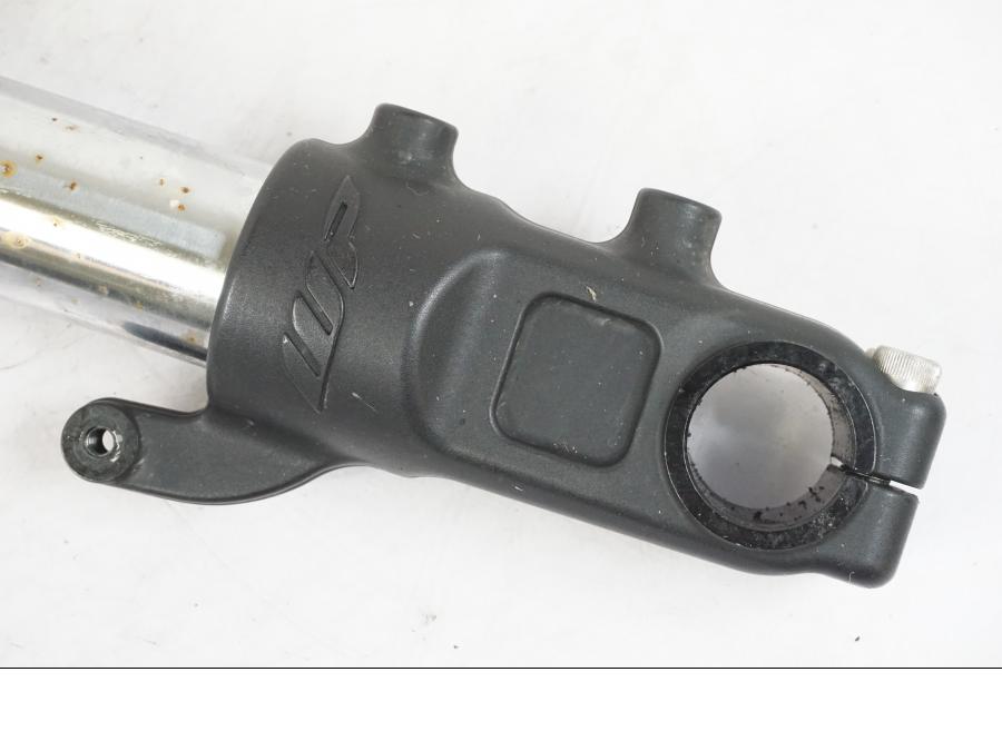 Baksidan på Gaffelben från en KTM 690 Duke -2015 motorcykel.