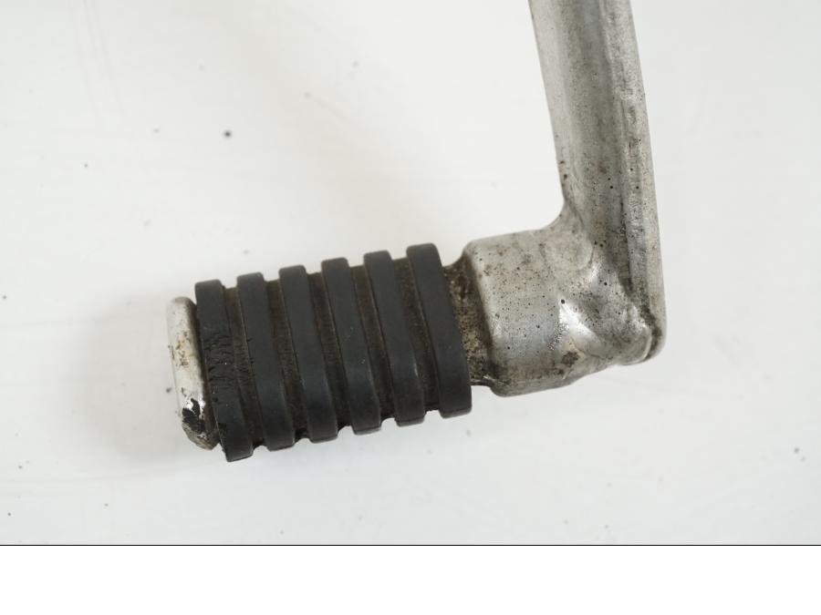 Extrabild2 på Bromspedal från en Suzuki GSX 600 F -1998 motorcykel.