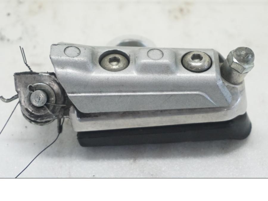 Höger sida på Fotpinne från en Honda CBR 500 R -2013 motorcykel.