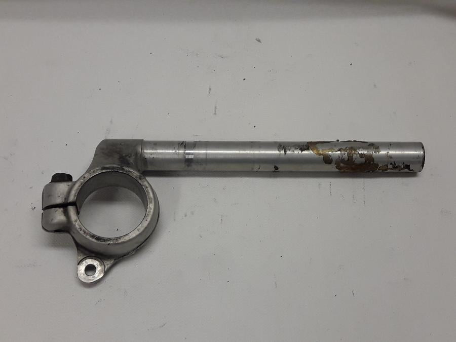 Baksidan på Styre från en Suzuki GSX-R 600 -1998 motorcykel.