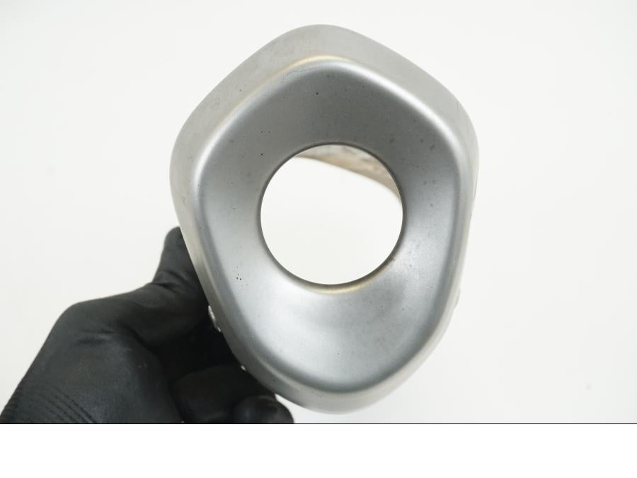 Höger sida på Ljuddämpardekor från en Yamaha MT-07 -2020 motorcykel.