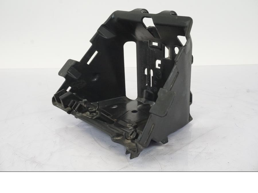 Vänster sida på ABS Låda från en BMW R 1250 GS -2019 motorcykel.