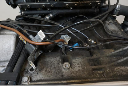 Snett nerifrån på Motor från en BMW K 1200 LT -2004 motorcykel.