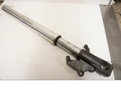 Framsidan på Gaffelben från en Cagiva Raptor 1000 -2002 motorcykel.