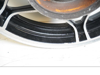 Extrabild3 på Fälg från en Honda VF 750 C -1983 motorcykel.