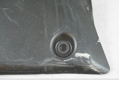 Baksidan på Värmeskydd från en Kawasaki ZX-6R -2011 motorcykel.