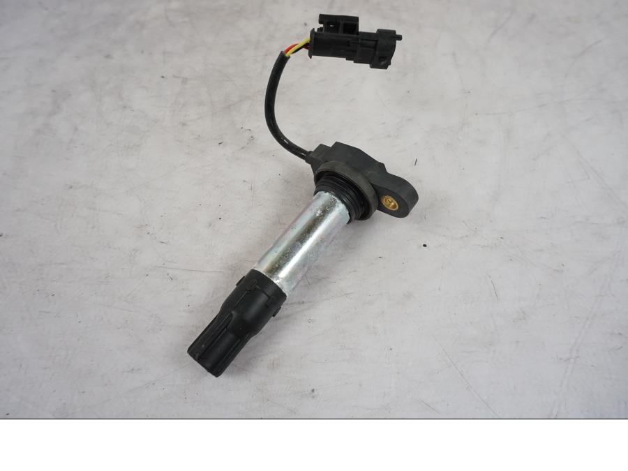 Framsidan på Tändspole från en KTM 790 Duke -2018 motorcykel.