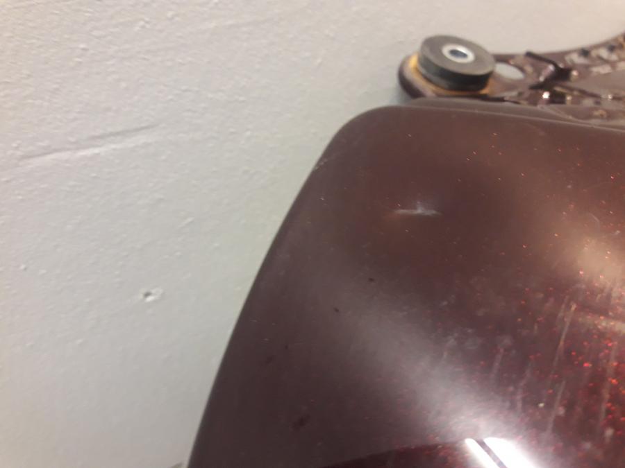 Snett uppifrån på Bensintank från en Kawasaki GTR 1400 -2012 motorcykel.