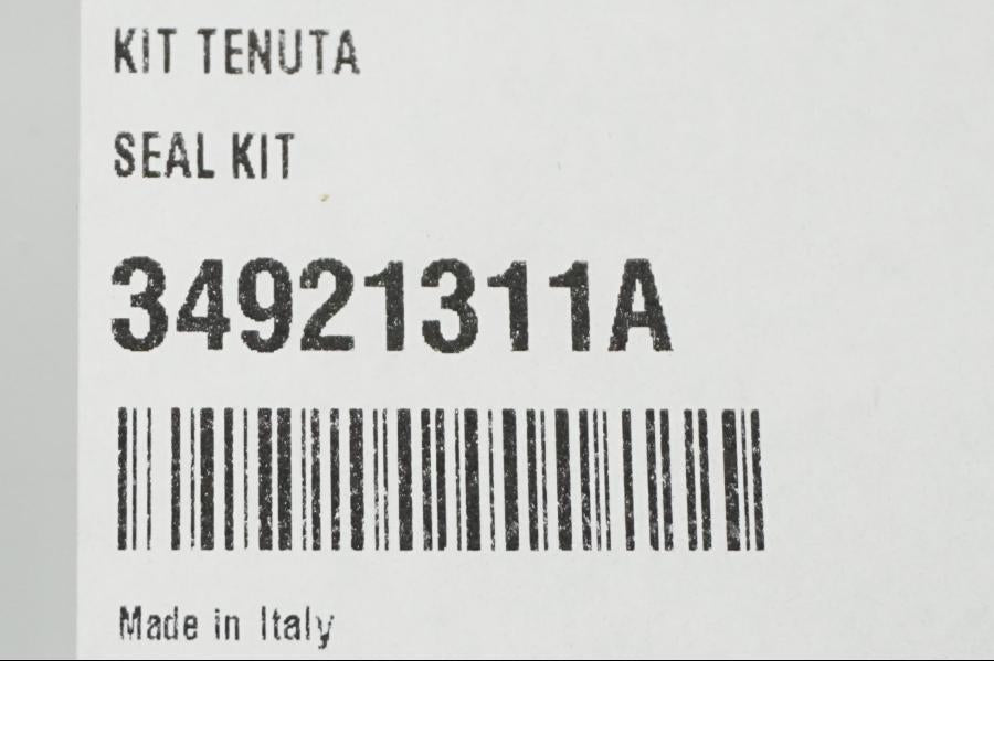 Vänster sida på Gaffelben Öhlins från en Ducati Panigale V4S -2022 motorcykel.