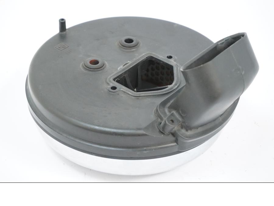 Höger sida på Luftburk från en Kawasaki VN 1500 -2002 motorcykel.