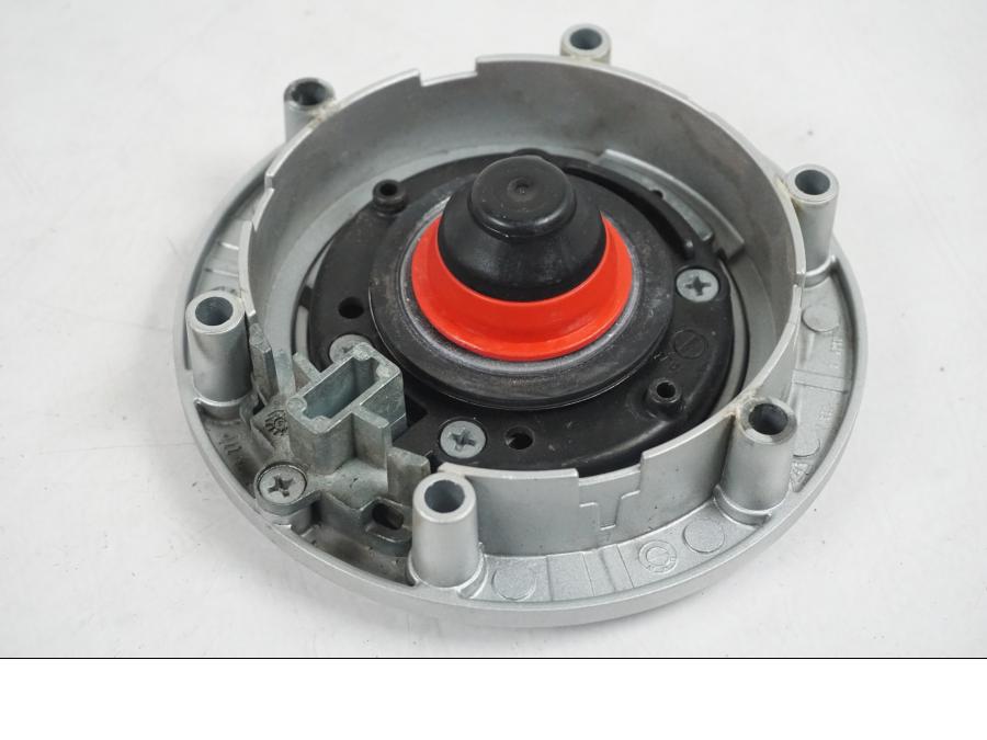 Extrabild2 på <p>Låssats från BMW R 1200 RT 2011.</p>

<p>2st nycklar och 1st plastnyckel, tändningslås, förvaringfackslås, sadellås och tanklock.</p> motorcykel.