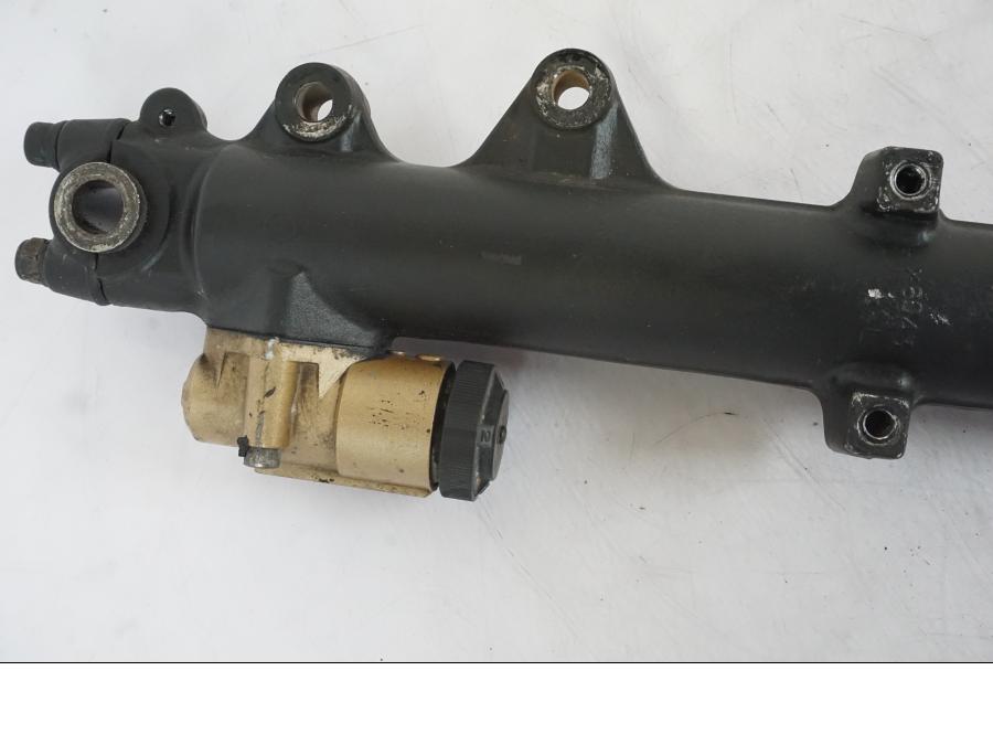 Höger sida på Gaffelben från en Suzuki GSX 550 EF -1985 motorcykel.