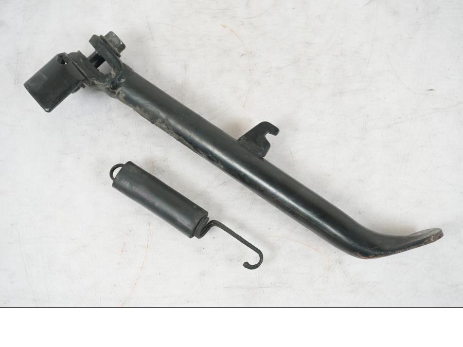 Framsidan på Sidostöd från en Yamaha MT 125 -2017 motorcykel.