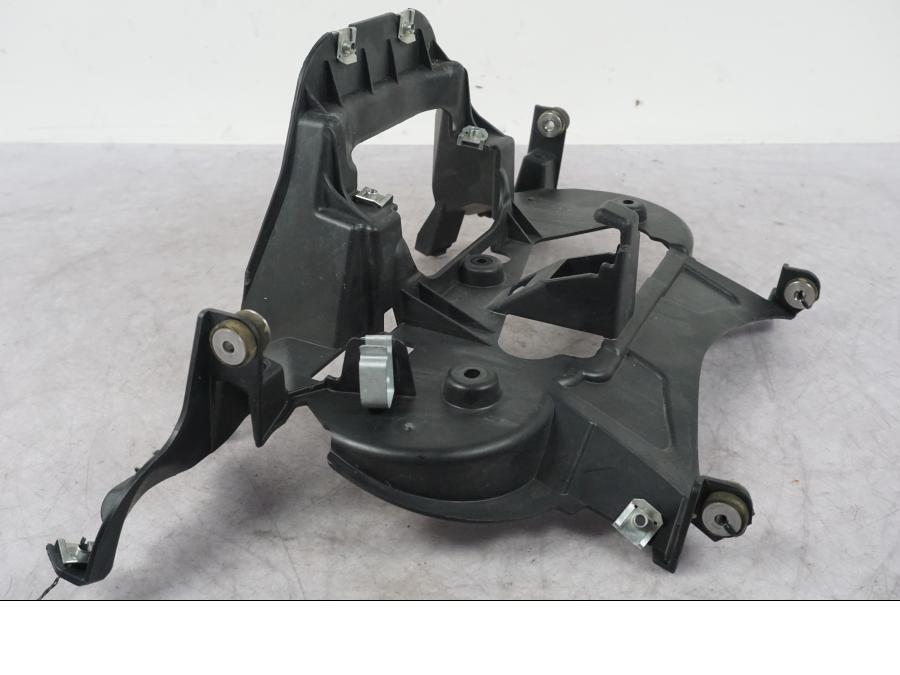 Höger sida på Instrumentpanelsfäste från en BMW K 1600 GTL -2015 motorcykel.