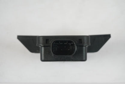 Vänster sida på Lufttryckssensor från en KTM 1290 Super Duke R -2018 motorcykel.