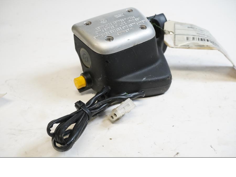 Framsidan på Kopplingslavcylinder från en BMW R 1200 C -2002 motorcykel.