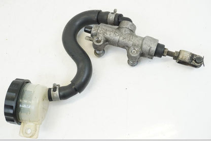 Snett uppifrån på Bromshuvudcylinder från en Kawasaki ZX-12R -2000 motorcykel.