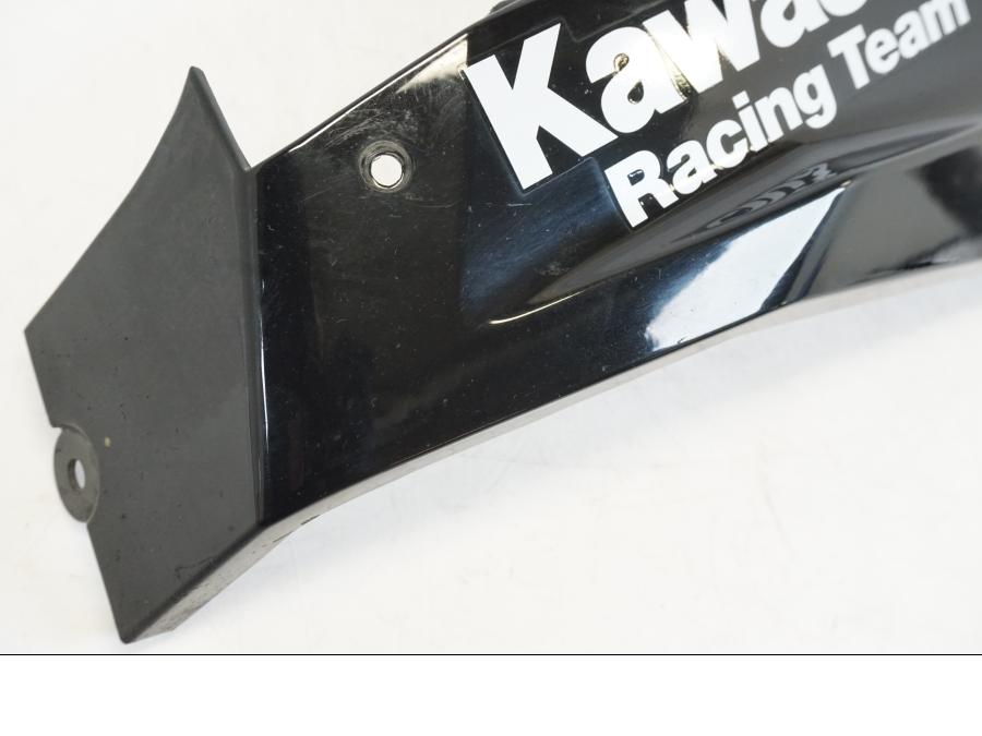 Höger sida på Magkåpa från en Kawasaki NINJA 400 -2020 motorcykel.