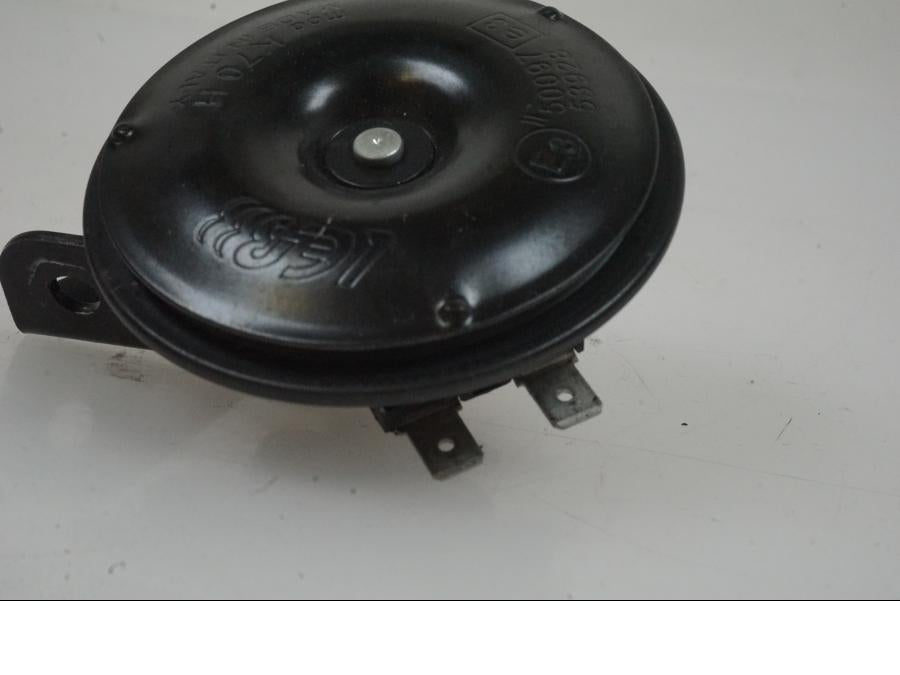 Höger sida på Signalhorn / Tuta från en KTM 1290 Super Duke -2019 motorcykel.