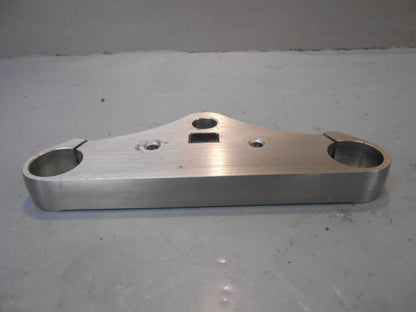 Framsidan på Gaffelkrona från en Kawasaki VN 800 -1997 motorcykel.