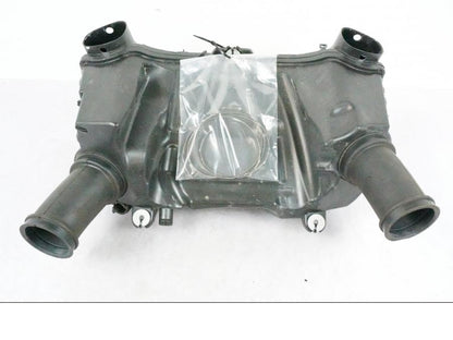 Höger sida på Luftburk från en BMW R 1250 GSA -2021 motorcykel.