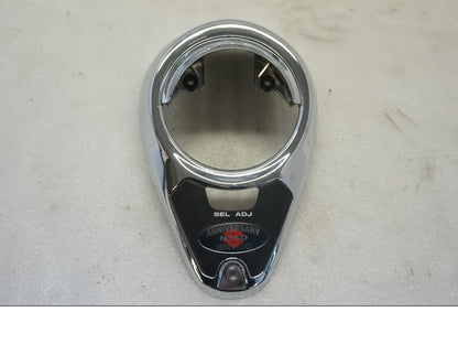 Framsidan på Instrumentkonsoll från en Suzuki VL 800 -2004 motorcykel.