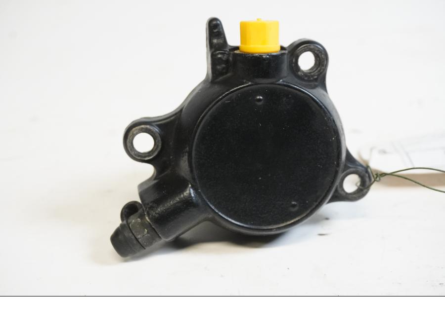 Framsidan på Kopplingslavcylinder från en Honda VTR 1000 F -1997 motorcykel.