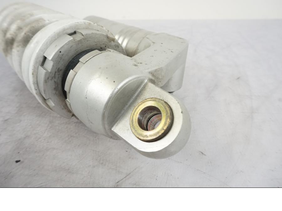 Snett uppifrån på Stötdämpare från en KTM 990 Super Duke -2006 motorcykel.