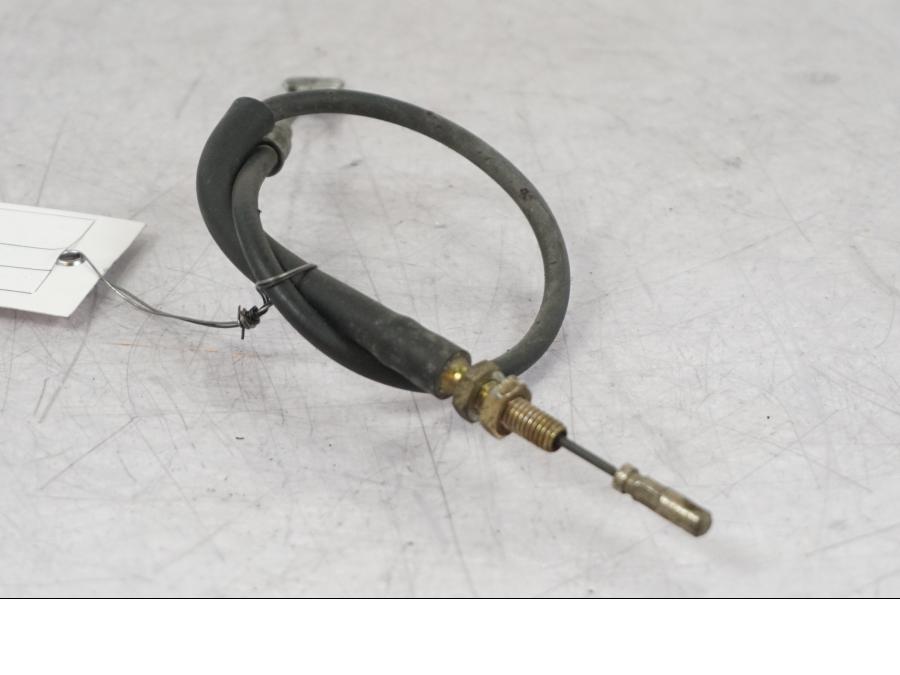 Framsidan på Bromsvajer från en Suzuki VZ 800 -2000 motorcykel.