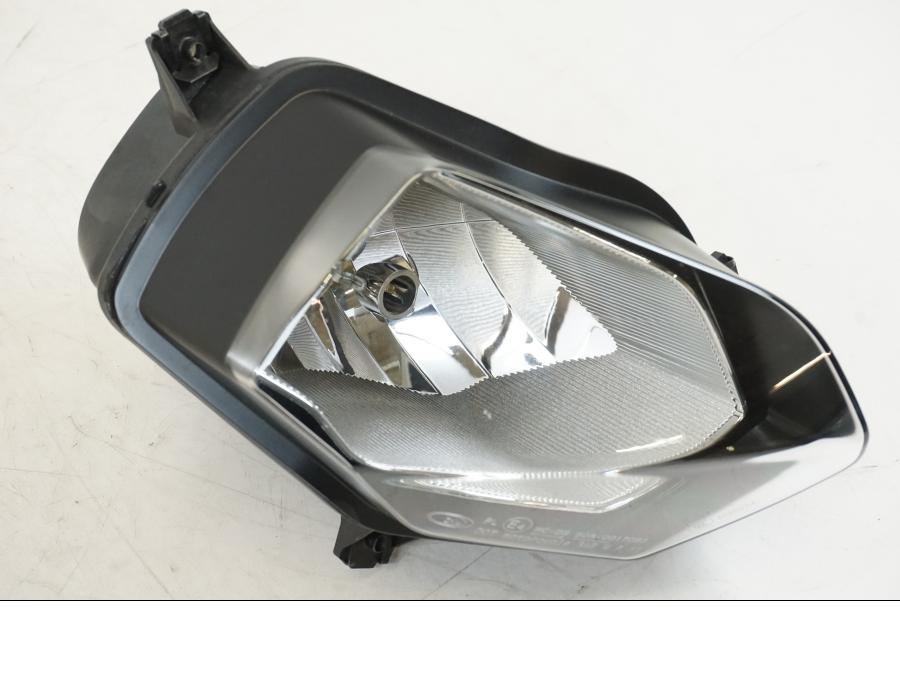 Framsidan på Strålkastare från en BMW S 1000 R -2013 motorcykel.