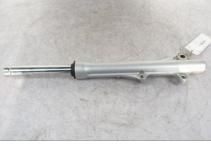 Höger sida på Gaffelben från en Honda ANF 125 -2009 motorcykel.