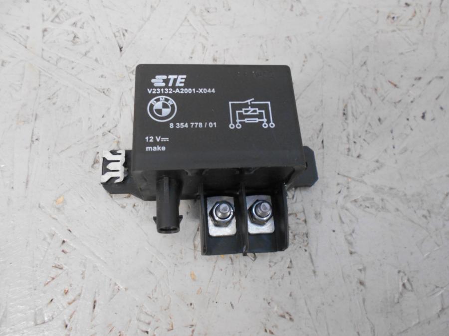 Framsidan på Startrelä från en BMW R 1200 GSA -2018 motorcykel.