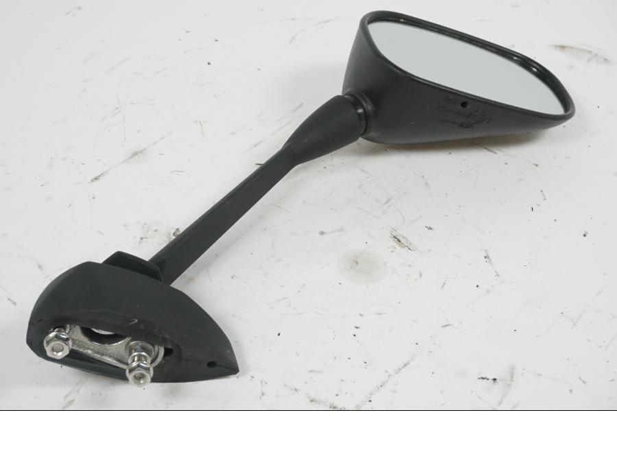 Framsidan på Backspegel från en Yamaha XJ 6 -2011 motorcykel.